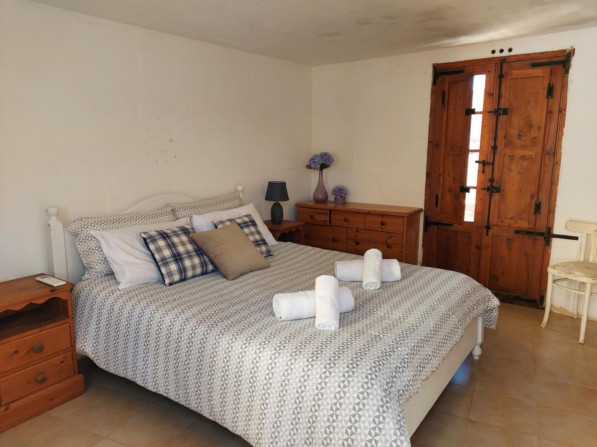 Razzett Warda B&B กฮาสลิ ภายนอก รูปภาพ