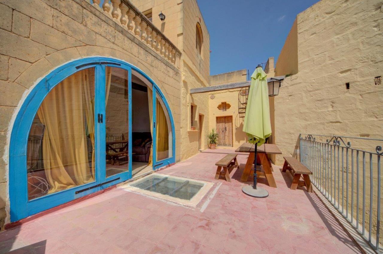 Razzett Warda B&B กฮาสลิ ภายนอก รูปภาพ
